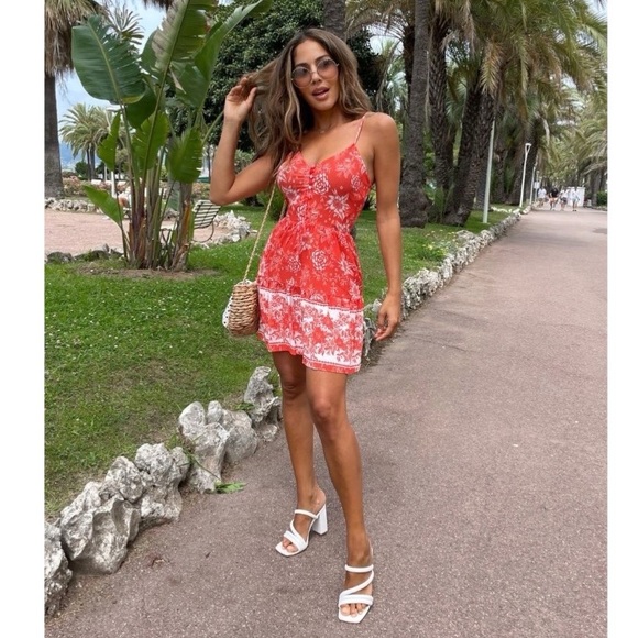 Red Floral Print Scarf Print Sleeveless V-Neck Tiered Mini Dress - Picture 4 of 11